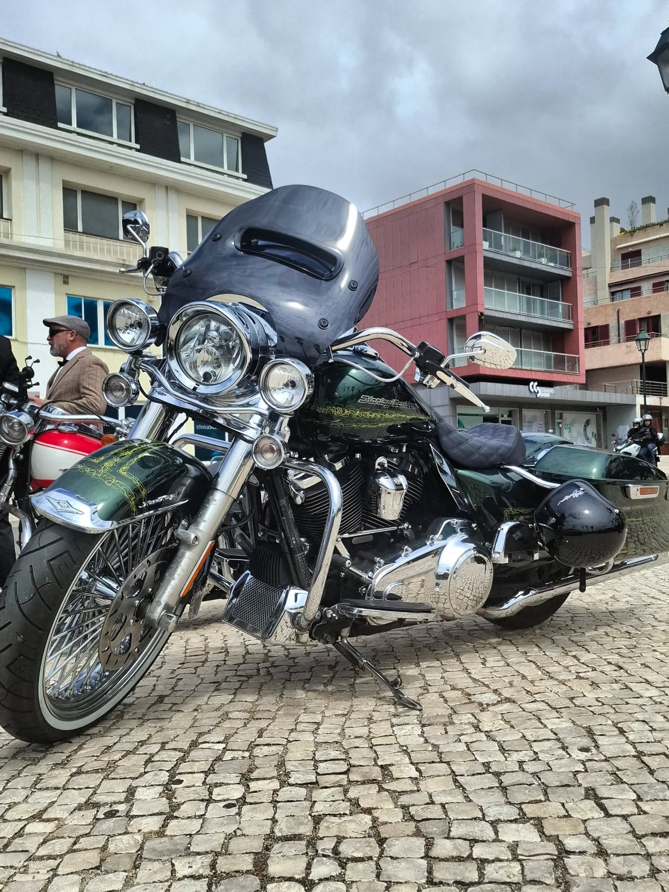 Harley-Davidson fotografada no Gentleman's Ride, no Estoril